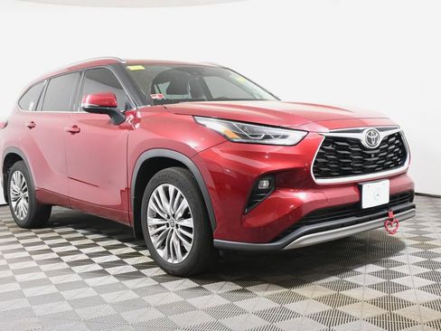 Used 2022 Toyota Highlander Platinum AWD/4WD image 9