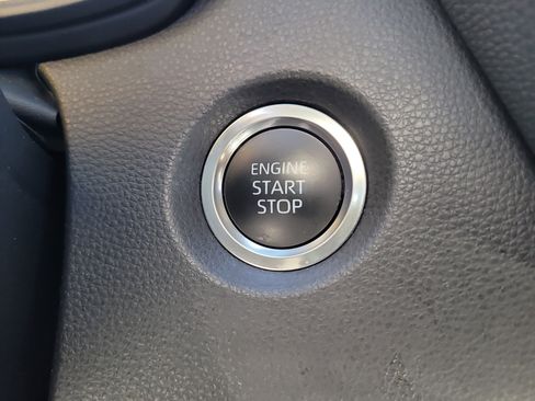 Certified 2025 Toyota Corolla SE image 25