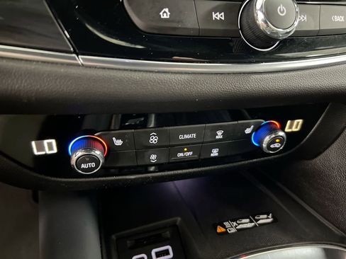Used 2023 Buick Enclave Essence FWD image 16