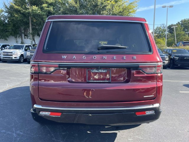 Used 2024 Jeep Wagoneer L Series II w/ Flexible Seating Group AWD/4WD image 6