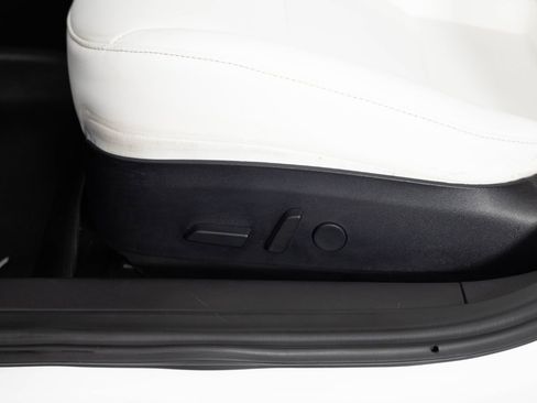 Used 2018 Tesla Model 3 Long Range image 16