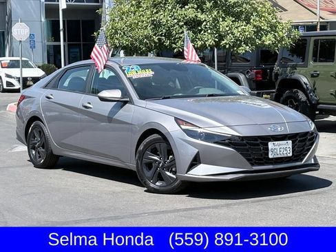 Used 2023 Hyundai Elantra SEL FWD image 2
