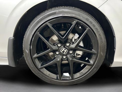 Used 2025 Honda Civic Sport image 11