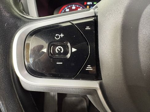 Used 2020 Volvo S60 T5 Inscription image 23