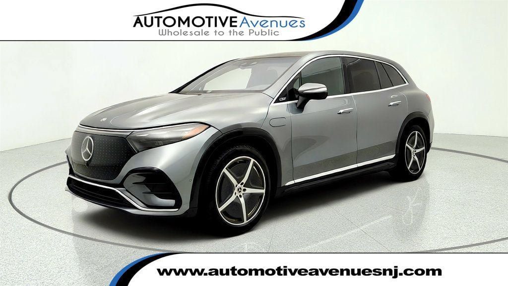 Used 2023 Mercedes-Benz EQS 580 4MATIC SUV image 1