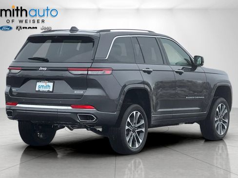 Used 2024 Jeep Grand Cherokee Overland w/ Luxury Tech Group IV AWD/4WD image 5