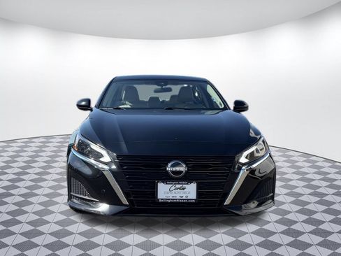 Used 2024 Nissan Altima 2.5 SV w/ SV Premium Package FWD image 2