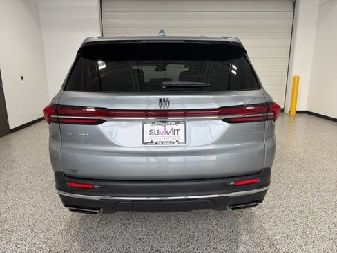 Used 2025 Buick Enclave Preferred image 5