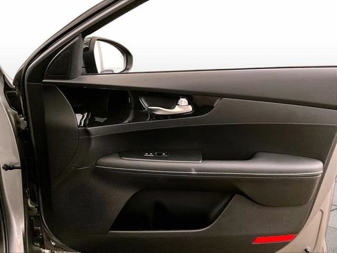 Used 2023 Kia Forte GT-Line w/ GT-Line Technology Package FWD image 23