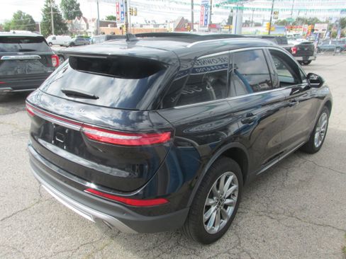 Used 2022 Lincoln Corsair AWD w/ Premium Package image 4