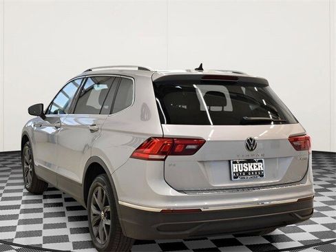 Used 2022 Volkswagen Tiguan SE image 6