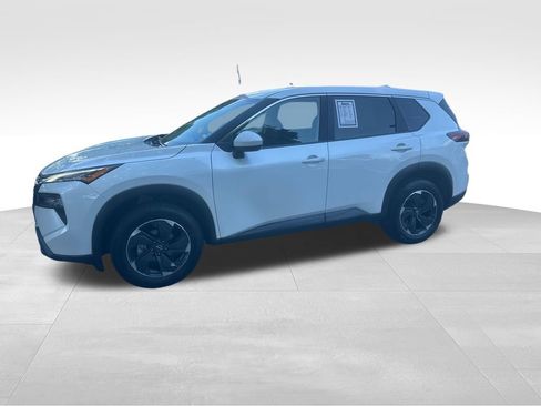 Used 2024 Nissan Rogue SV AWD/4WD image 5