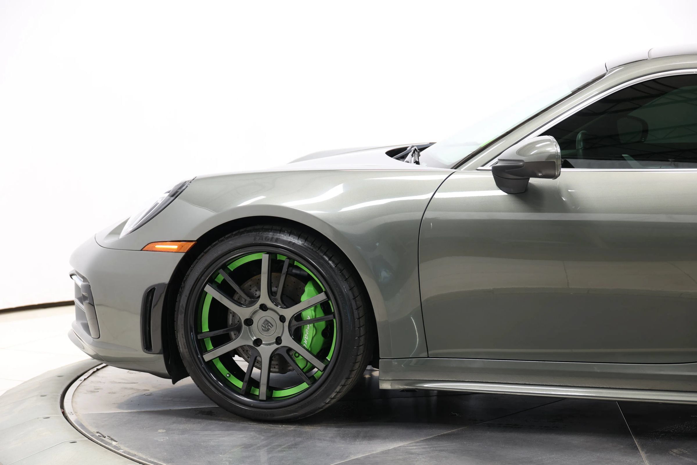 Used 2020 Porsche 911 Carrera 4S AWD/4WD image 9