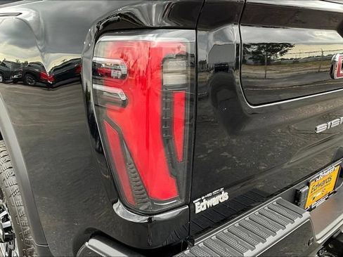 Used 2024 GMC Sierra 2500 AT4 w/ AT4 Preferred Package AWD/4WD image 24