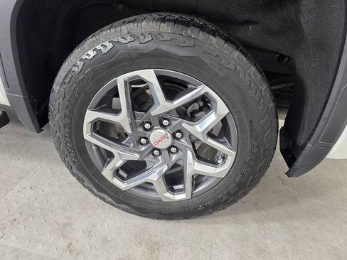 Used 2023 GMC Sierra 1500 SLT w/ SLT Premium Package image 16