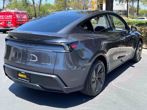 Used 2026 Tesla Model Y Long Range AWD/4WD image 68