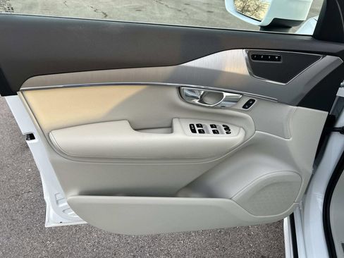 Used 2021 Volvo XC90 T5 Momentum image 27