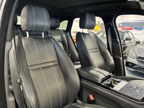 Used 2020 Land Rover Range Rover Velar S image 20