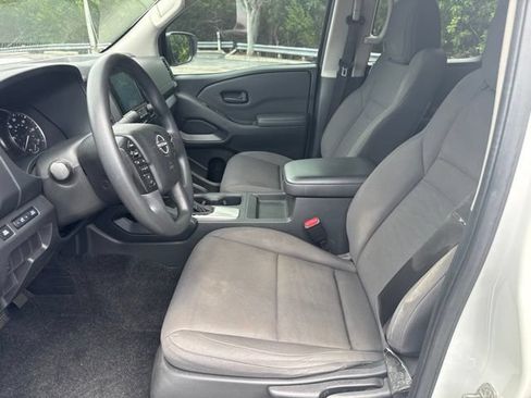 Used 2022 Nissan Frontier S w/ Technology Package RWD image 8