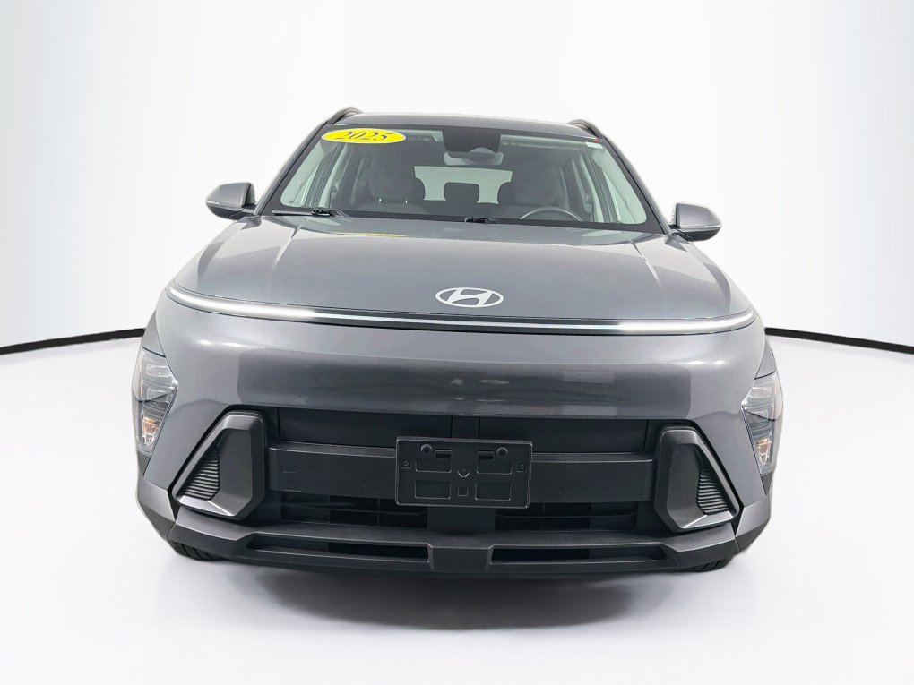 Used 2025 Hyundai Kona SEL AWD/4WD image 2