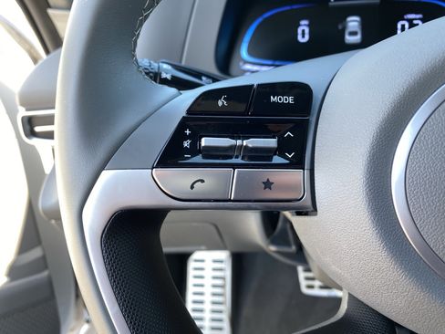 Certified 2025 Hyundai Elantra Sport image 26