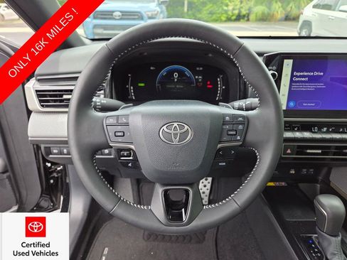 Used 2025 Toyota Camry SE FWD image 28