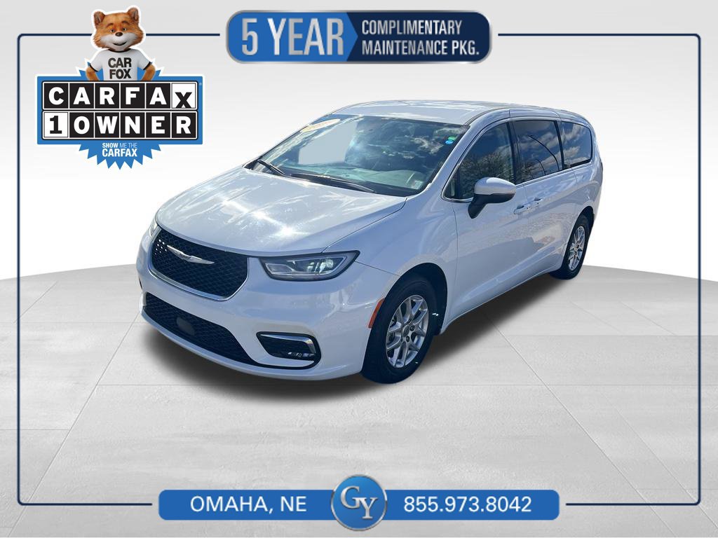 Used 2023 Chrysler Pacifica Touring-L FWD image 1