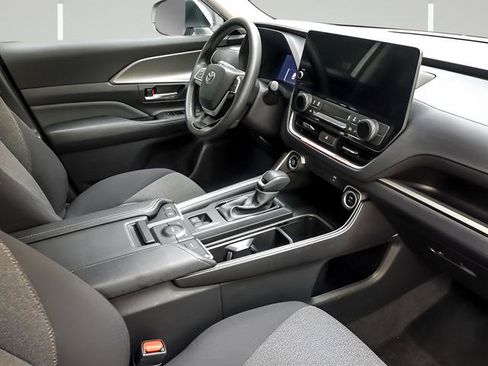 Certified 2025 Toyota Grand Highlander FWD image 27