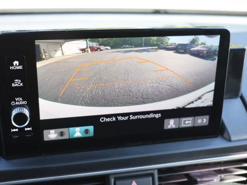 Used 2025 Honda Pilot Black Edition image 32