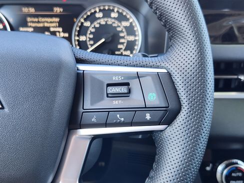 New 2025 Mitsubishi Outlander SE image 18