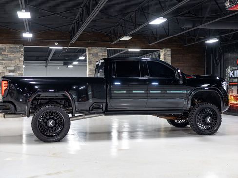 Used 2024 GMC Sierra 3500 Denali w/ Denali Reserve Package AWD/4WD image 18