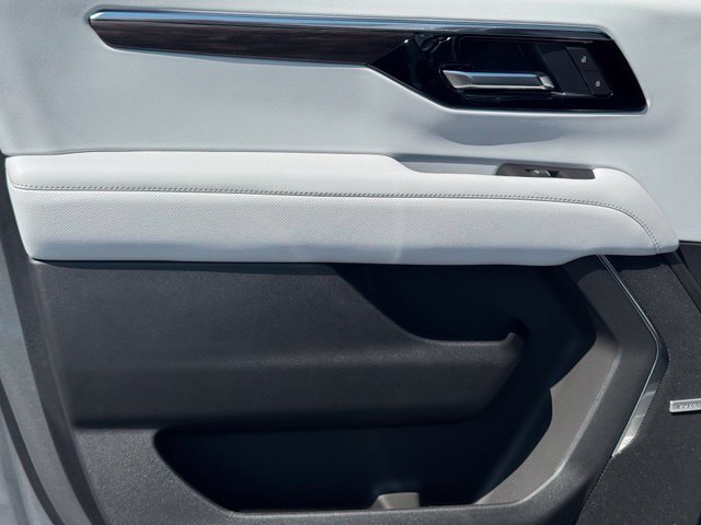 New 2026 Chevrolet Suburban Premier AWD/4WD image 24