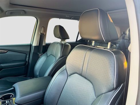 Used 2025 Honda Pilot Elite image 21