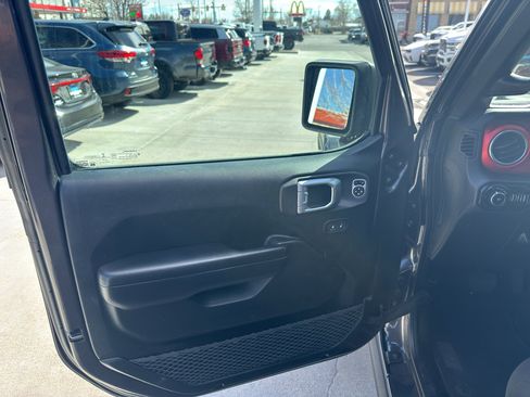 Used 2020 Jeep Wrangler Rubicon w/ Steel Bumper Group image 13