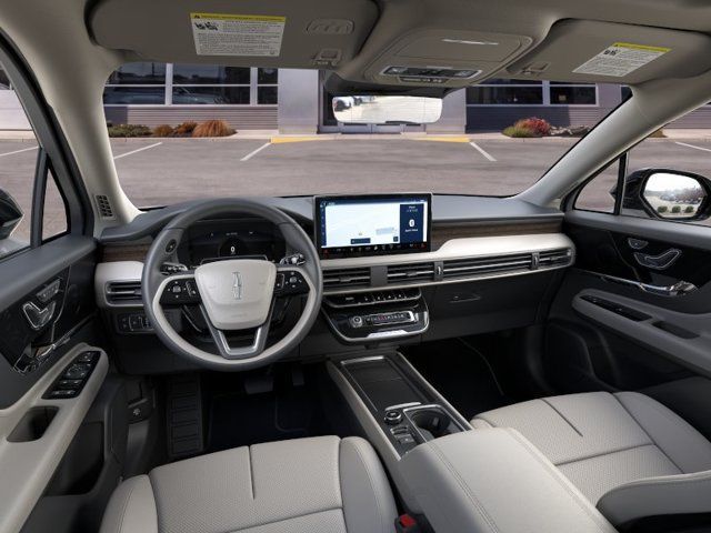 Used 2025 Lincoln Corsair Grand Touring w/ Equipment Group 301A AWD/4WD image 9