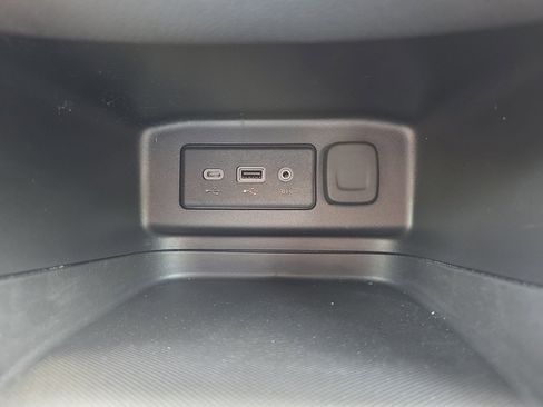 Used 2024 Chevrolet Equinox LT FWD image 23