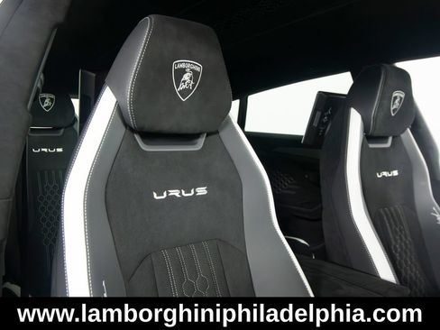 Used 2023 Lamborghini Urus Performante AWD/4WD image 43