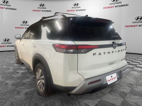 Used 2023 Nissan Pathfinder SL w/ Lighting Package (N92) AWD/4WD image 6