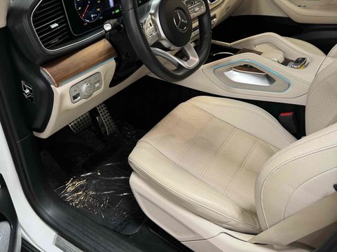 Used 2021 Mercedes-Benz GLS 580 4MATIC image 6