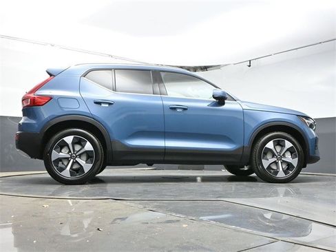 New 2024 Volvo XC40 B5 Plus w/ Protection Package Premier image 30