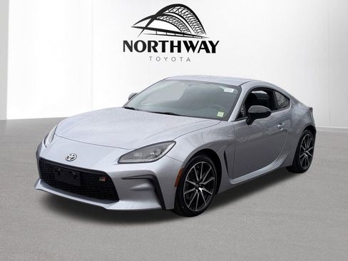 Used 2025 Toyota GR86 w/ ALL Weather Mat Package (TMS) RWD image 6