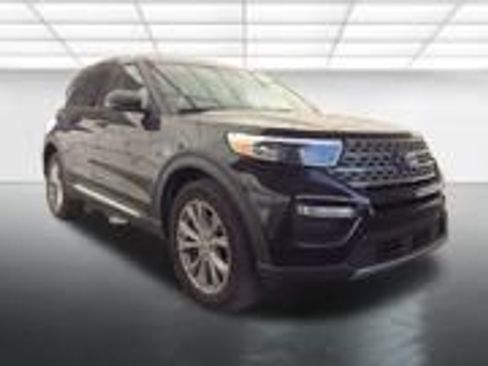 Used 2024 Ford Explorer Limited w/ Equipment Group 301A AWD/4WD image 9