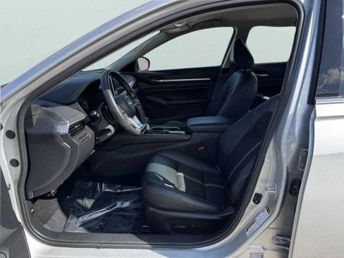 Used 2024 Nissan Altima 2.5 SR FWD image 15