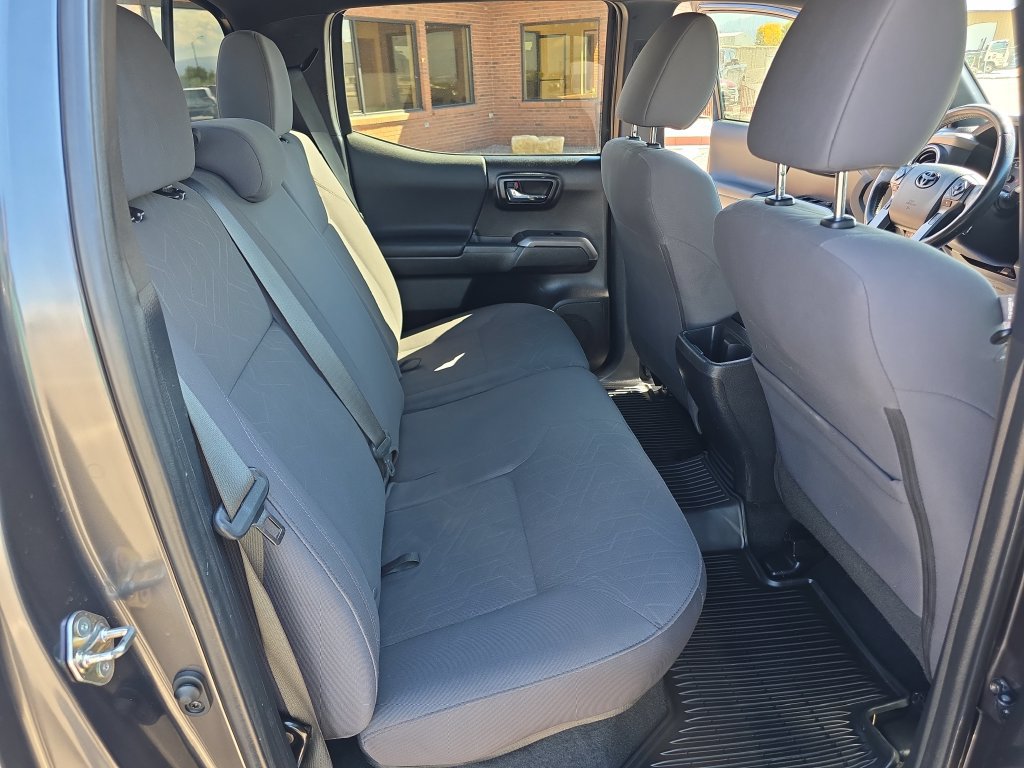 Used 2019 Toyota Tacoma TRD Off-Road w/ Technology Package AWD/4WD image 34