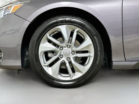 Used 2019 Honda Accord LX image 34
