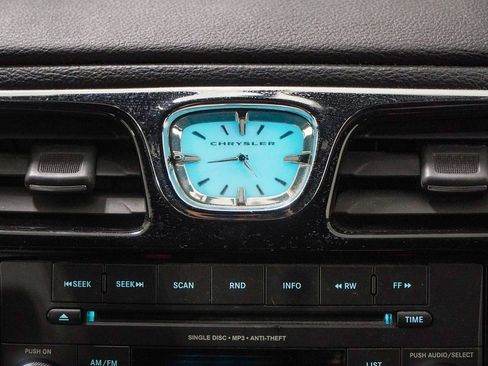 Used 2013 Chrysler 200 Limited image 24