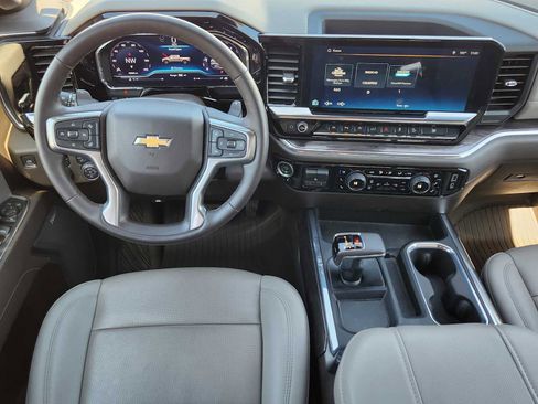Used 2024 Chevrolet Silverado 1500 LTZ w/ LTZ Premium Package AWD/4WD image 11