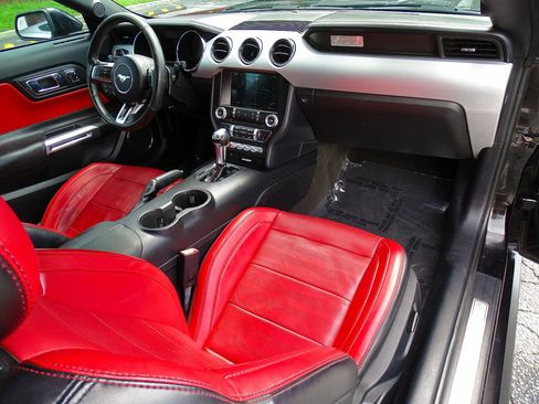 Used 2017 Ford Mustang GT Premium w/ Equipment Group 401A RWD image 33
