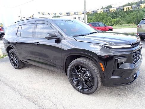 Used 2026 Chevrolet Traverse RS w/ LPO, Floor Liner Package AWD/4WD image 9