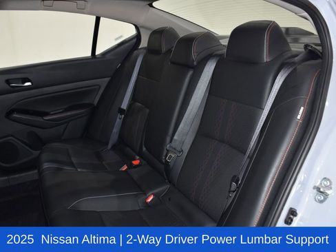 Used 2025 Nissan Altima 2.5 SR w/ SR Premium Package image 30